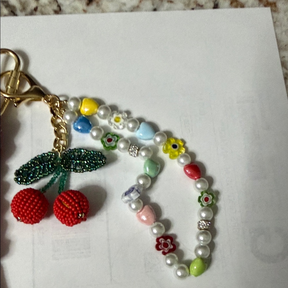 Hello Kitty Sparkling Keychain with Pink Bow - Picture 5 of 5